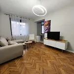 Illyrian Downtown Apartament